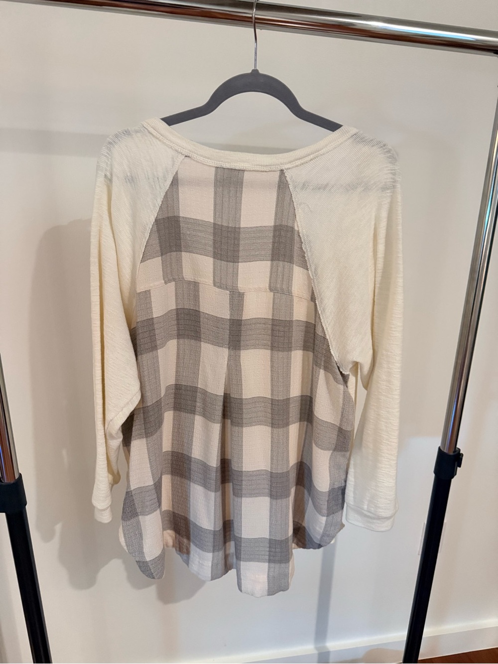 Pilcro Women’s Cream Plaid Raglan Long-Sleeve Top